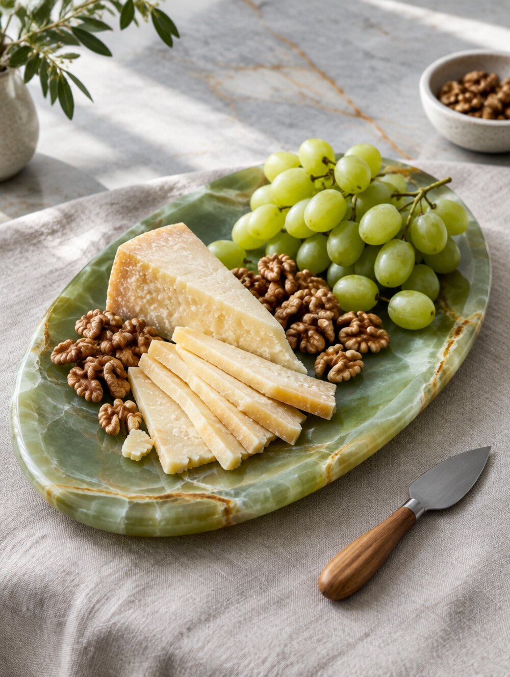 Platou oval de servire din onix verde, 36 × 24 cm